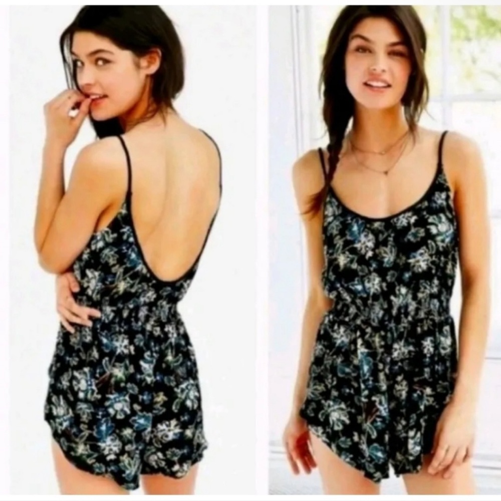 Urban Outfitters Ecote Natasha Romper Floral Gauze Beach